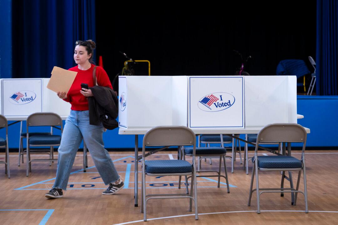 Virginia Voters Approves Redistricting Plan That Favors Democrats
