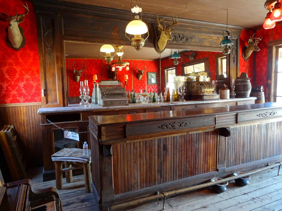 The Rivers Saloon at Cody's Old Trail Town is the oldest remianing saloon in northwest Wyoming. It was frequented by many well-known characters of the Wild West, including Butch Cassidy and Blind Bill Hoolihan. (MisterStock/Shutterstock)