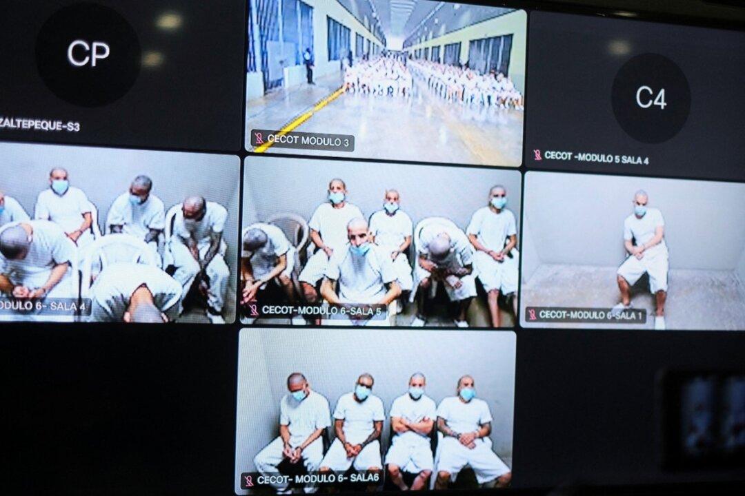 El Salvador Puts 486 Alleged MS-13 Gang Members on Trial