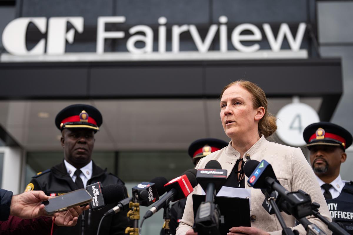 Montreal Man Wanted After Security Guard Shot in Toronto Jewelry Store Robbery