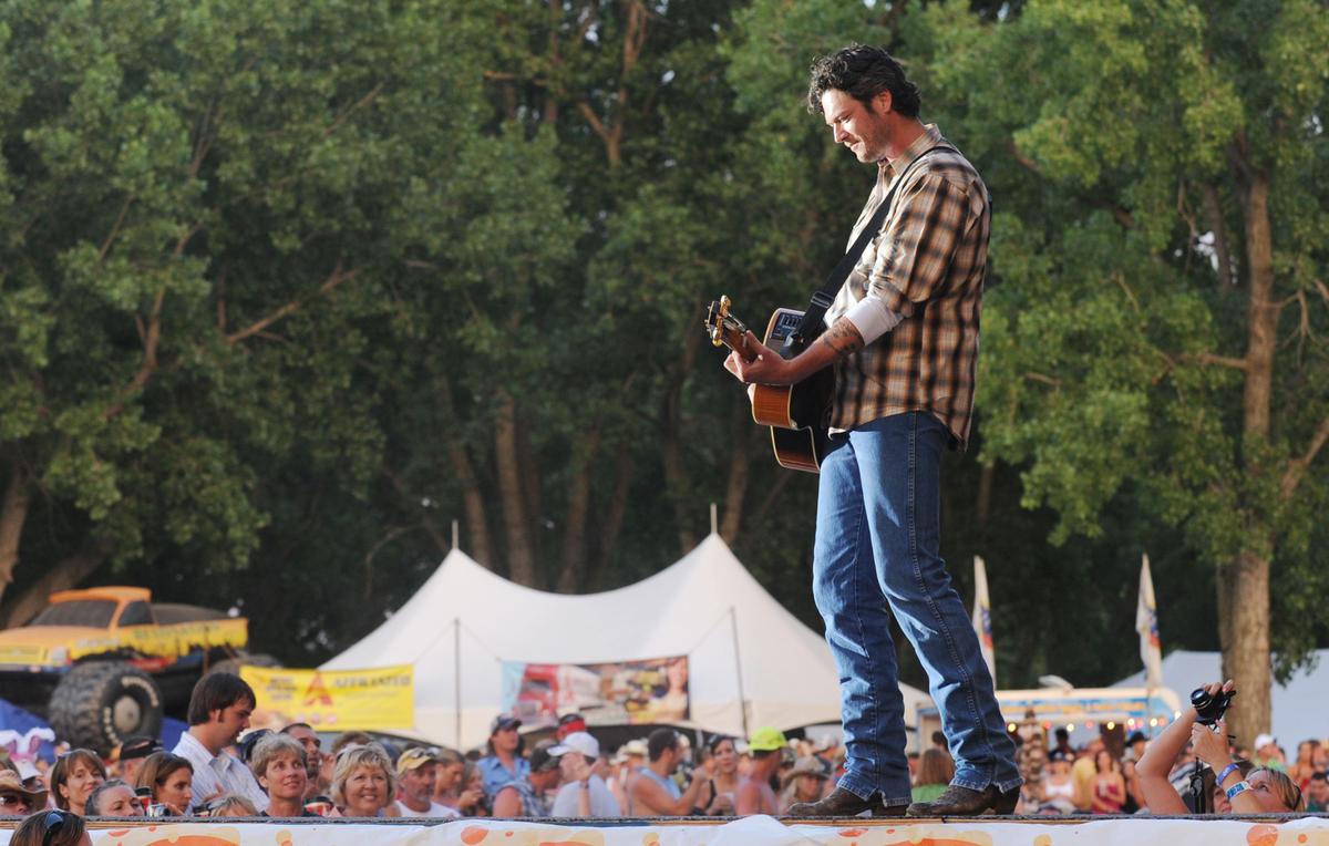 Blake Shelton’s Hit Song About Maternal Bonds
