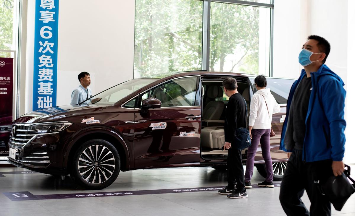 China’s Auto Sector in Crisis as Dealers Rack Up Losses, Sales Plunge