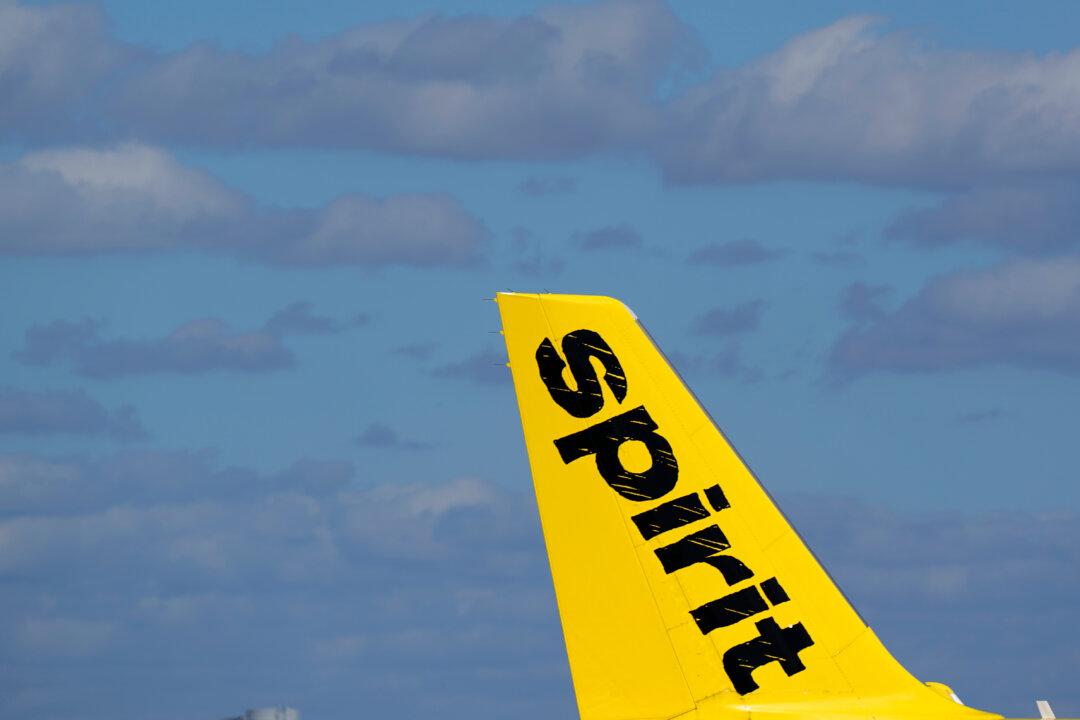 Spirit Airlines Could Shut Down Saturday Without Government Rescue Package