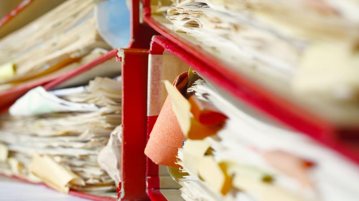 AI Deletes Routine White Collar Jobs