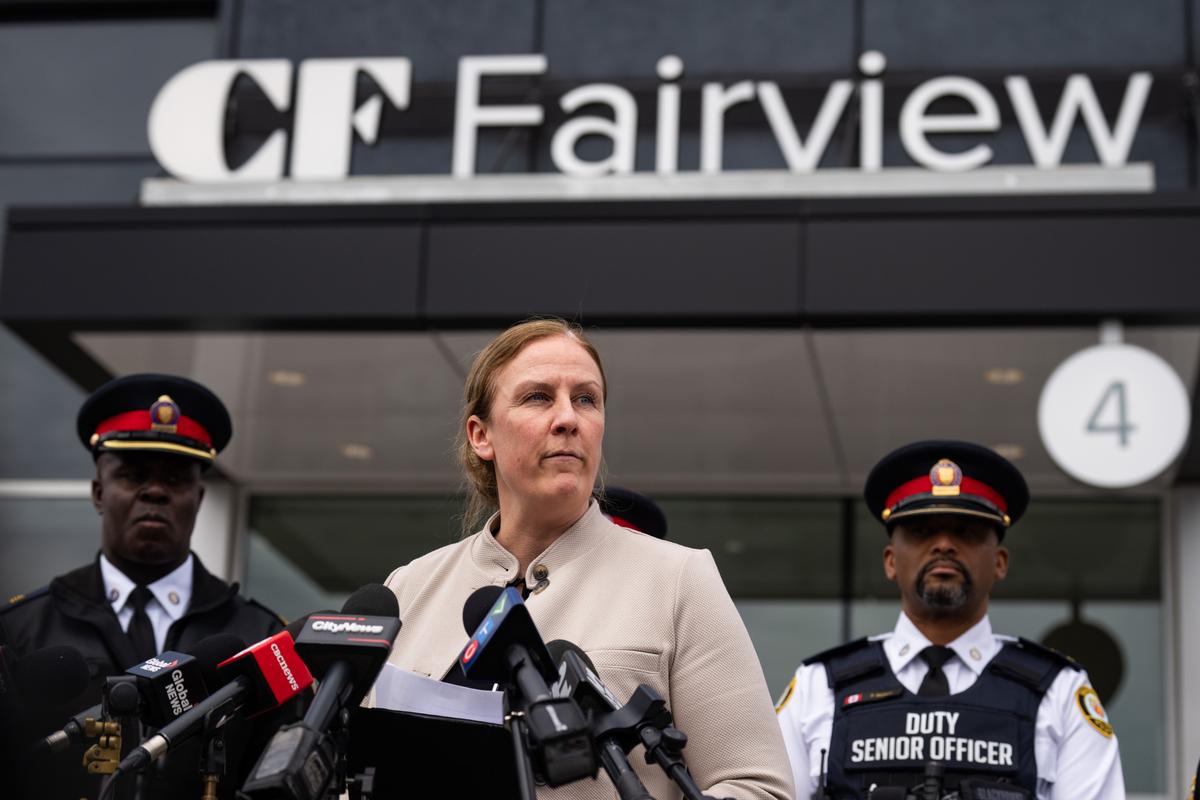 Police Offer Reward in Search for Suspect in Robberies, Shooting