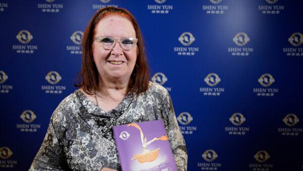Shen Yun Brings the East Closer, Says Buenos Aires Audience