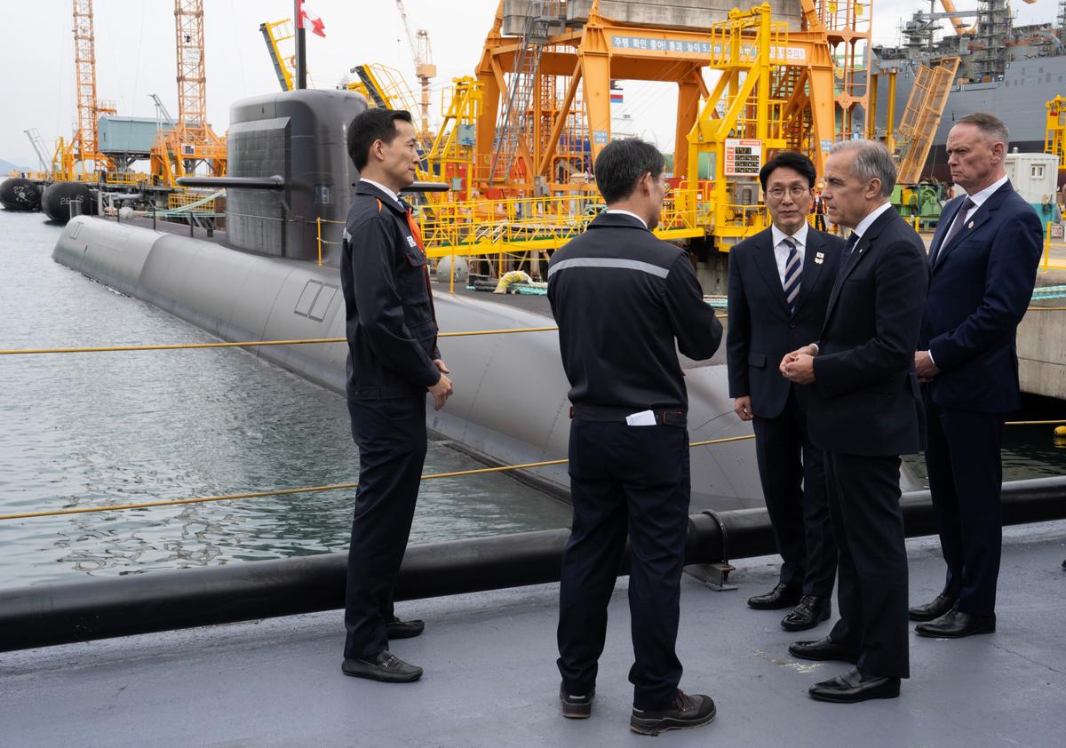 Korean Firm Hanwha Pledges to Build Military Vehicles in Canada if Chosen for Submarine Contract