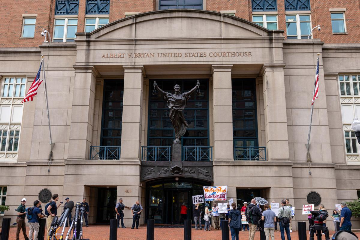 Former FBI Director Comey Released After Court Appearance on Trump Threat Charges