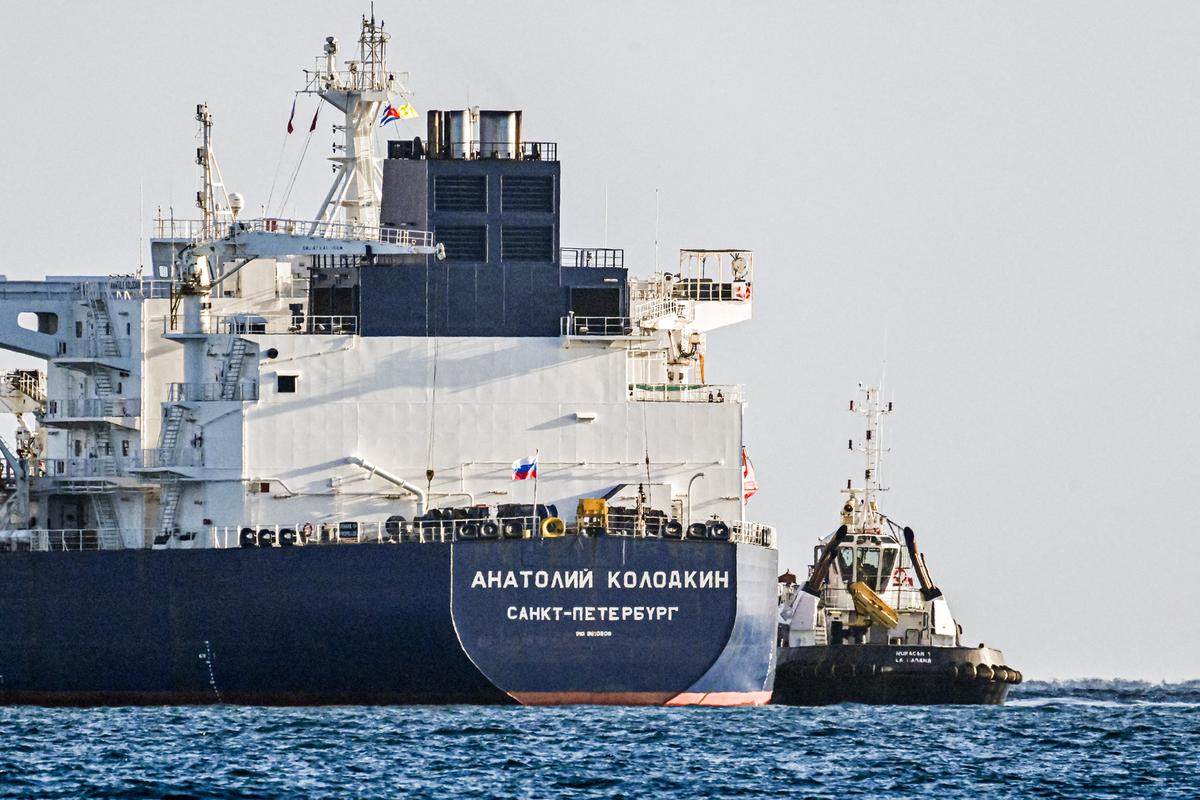 US Allows Sanctions Waiver on Russian Oil to Expire