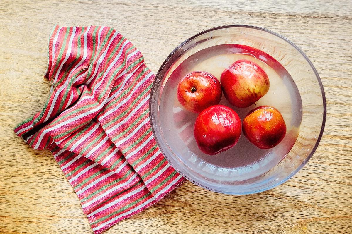 How to Make a Reliable and Safe 2-Step DIY Produce Wash