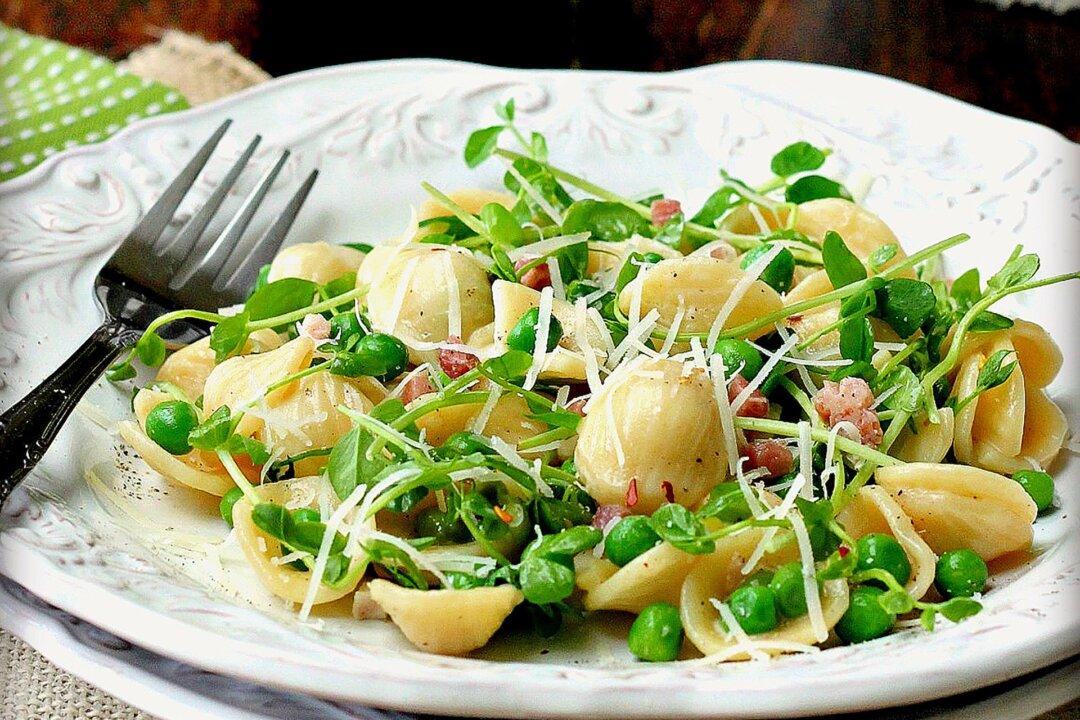 Bridge the Seasons With a Bowl of Pasta