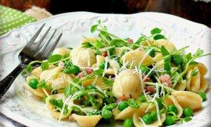 Bridge the Seasons With a Bowl of Pasta