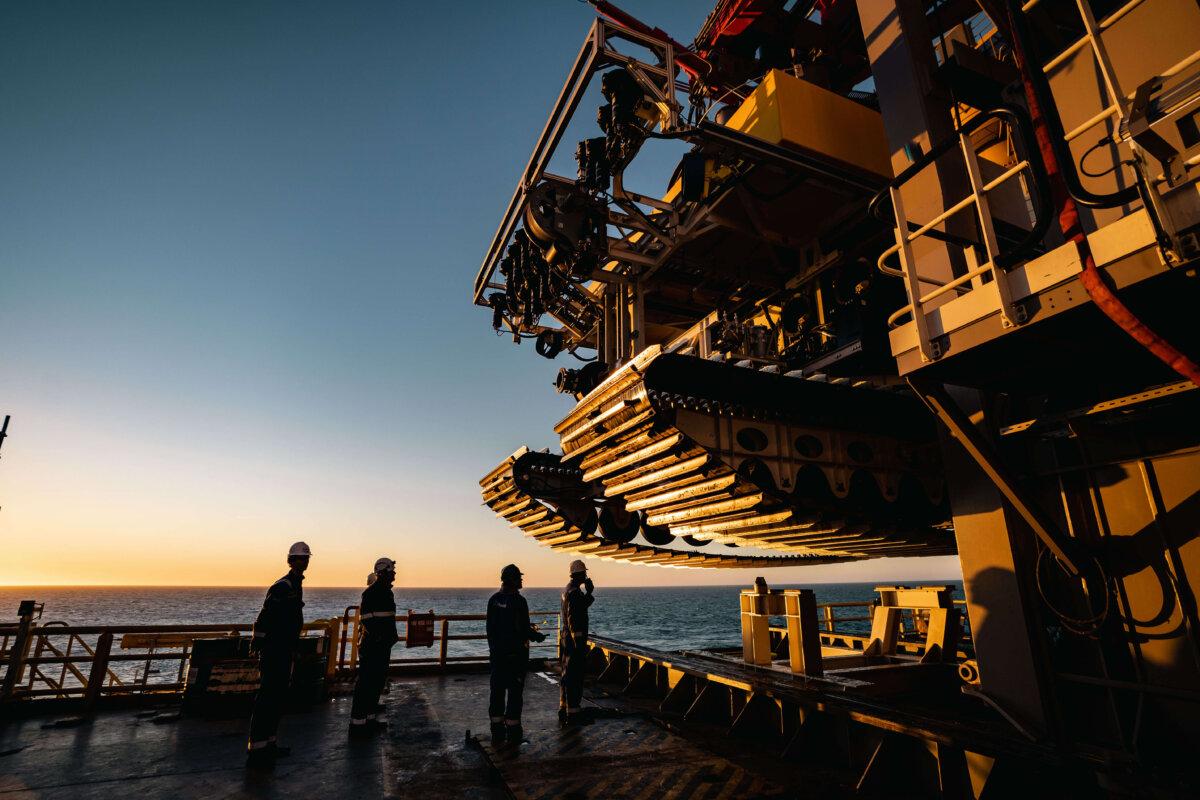 The ​Allseas-designed collector vehicle gently ​lifts the loose-lying ​polymetallic ​nodules from the seafloor at ​depths of 4 kilometers ​using water jets. (The Metals Company)