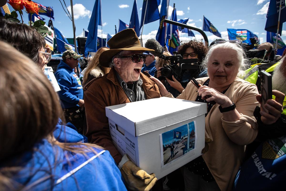 What’s Next for Alberta’s Separation Referendum After Supporters Submit 300K Petition Signatures