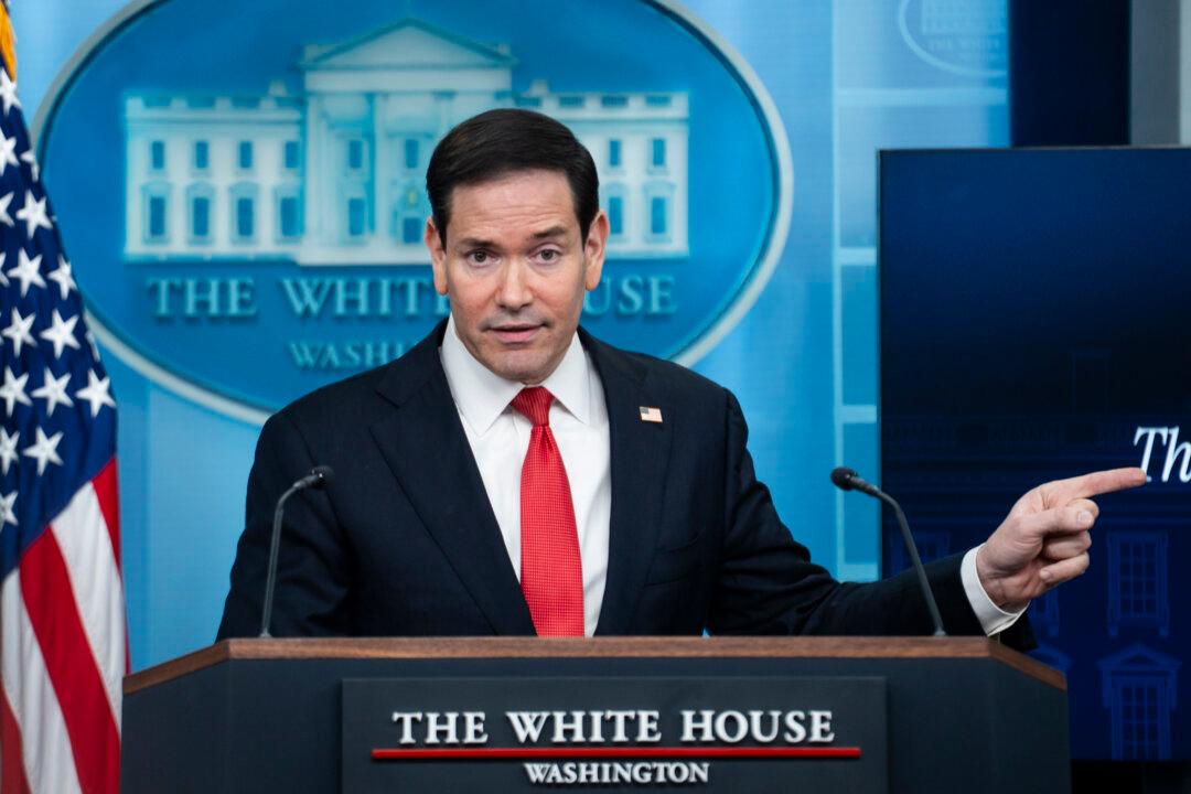 Rubio Meets With Pope Leo at the Vatican