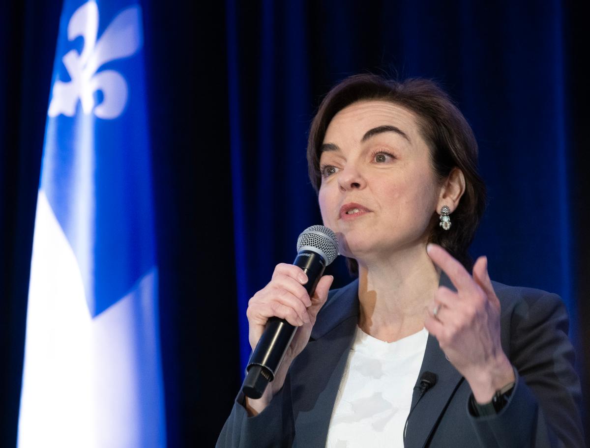 Quebec Premier to Renew Charter Override Clause for Language Law as Legislature Resumes
