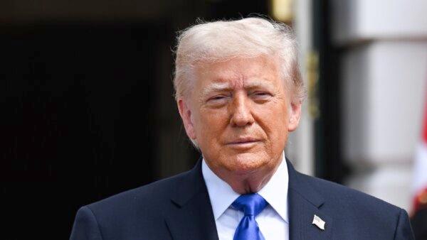 Trump: ‘Bombing Starts’ in Iran If Talks Fail; Hantavirus-Hit Cruise Ship Evacuates 3 People