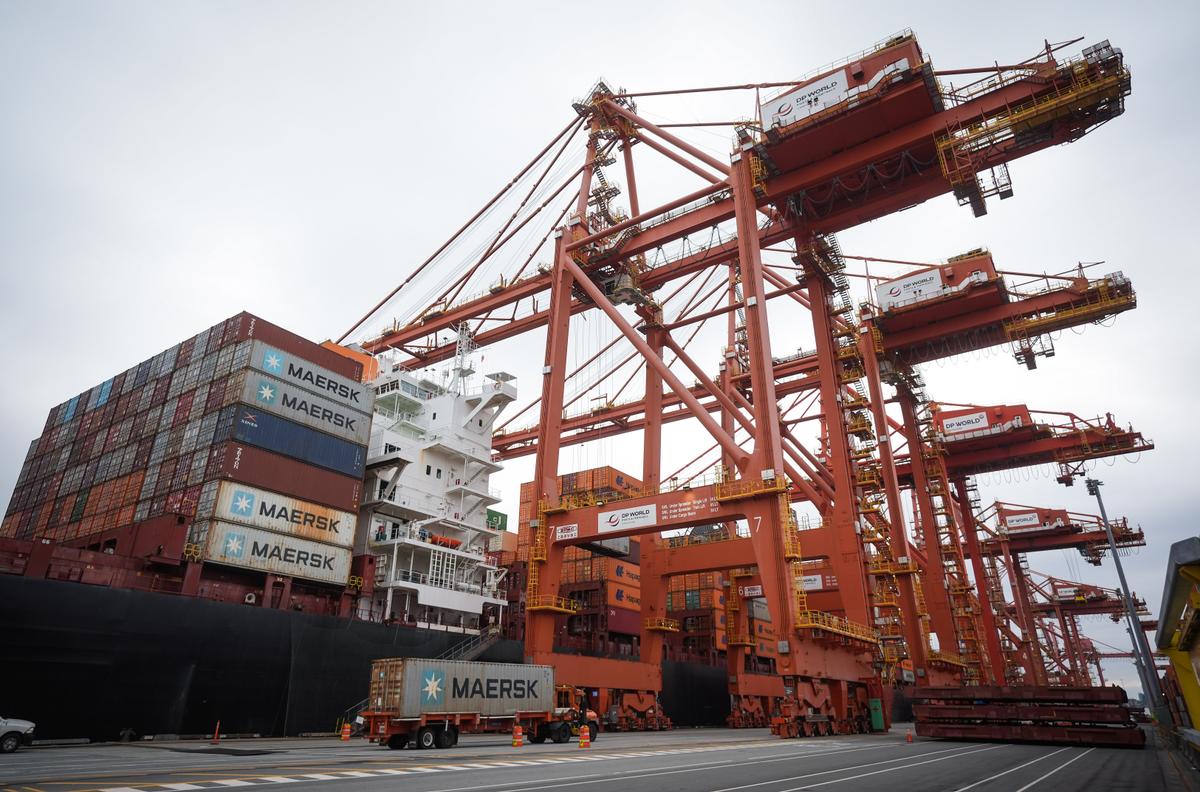 Economic Experts Tell Summit That Greater Urgency on Trade Issues Needed