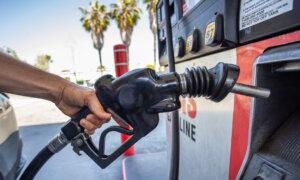 US Gasoline Prices Below $4 a Gallon for First Time Since April