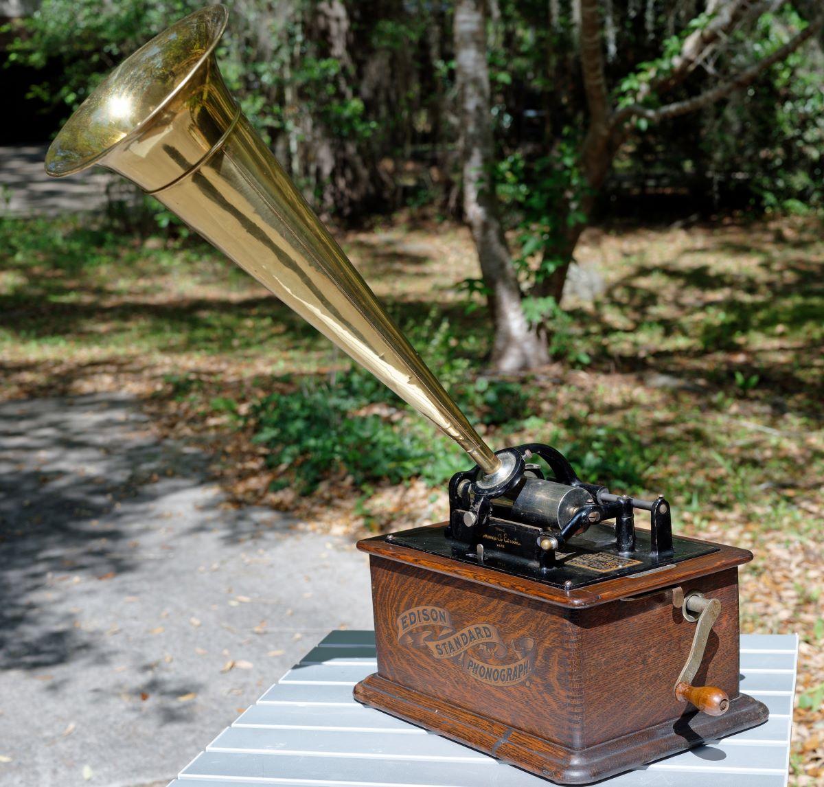 An Edison Standard Phonograph that uses wax cylinders. (<a href="https://commons.wikimedia.org/wiki/User:Bubba73">Bubba73</a>/<a href="https://creativecommons.org/licenses/by-sa/3.0/">CC BY-SA 3.0</a>)