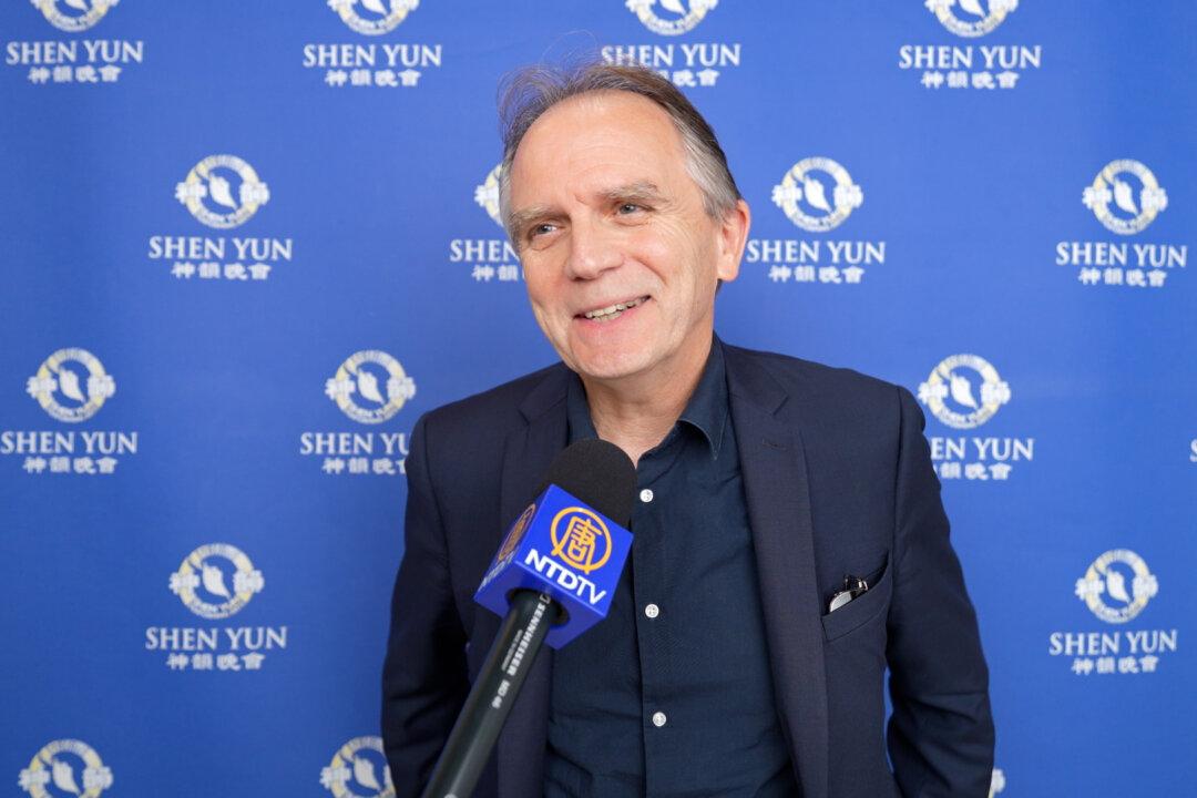 Shen Yun in Paris: ‘A Wonderful Insight Into China,’ Says Audience Member