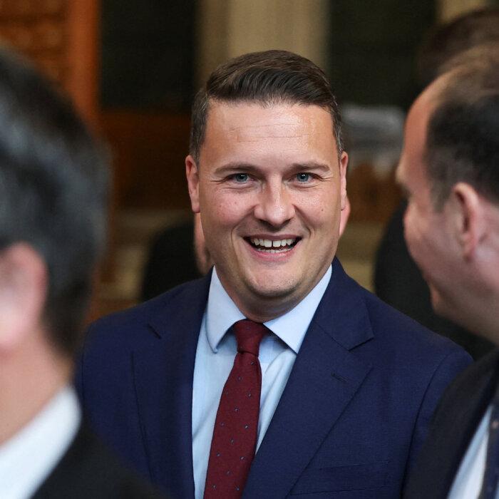 British Health Secretary Resigns, Calls for Broad Leadership Contest