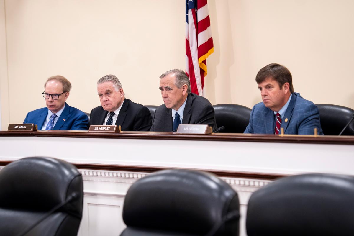 Amid Trump-Xi Summit, Lawmakers Put Spotlight on Organ Harvesting