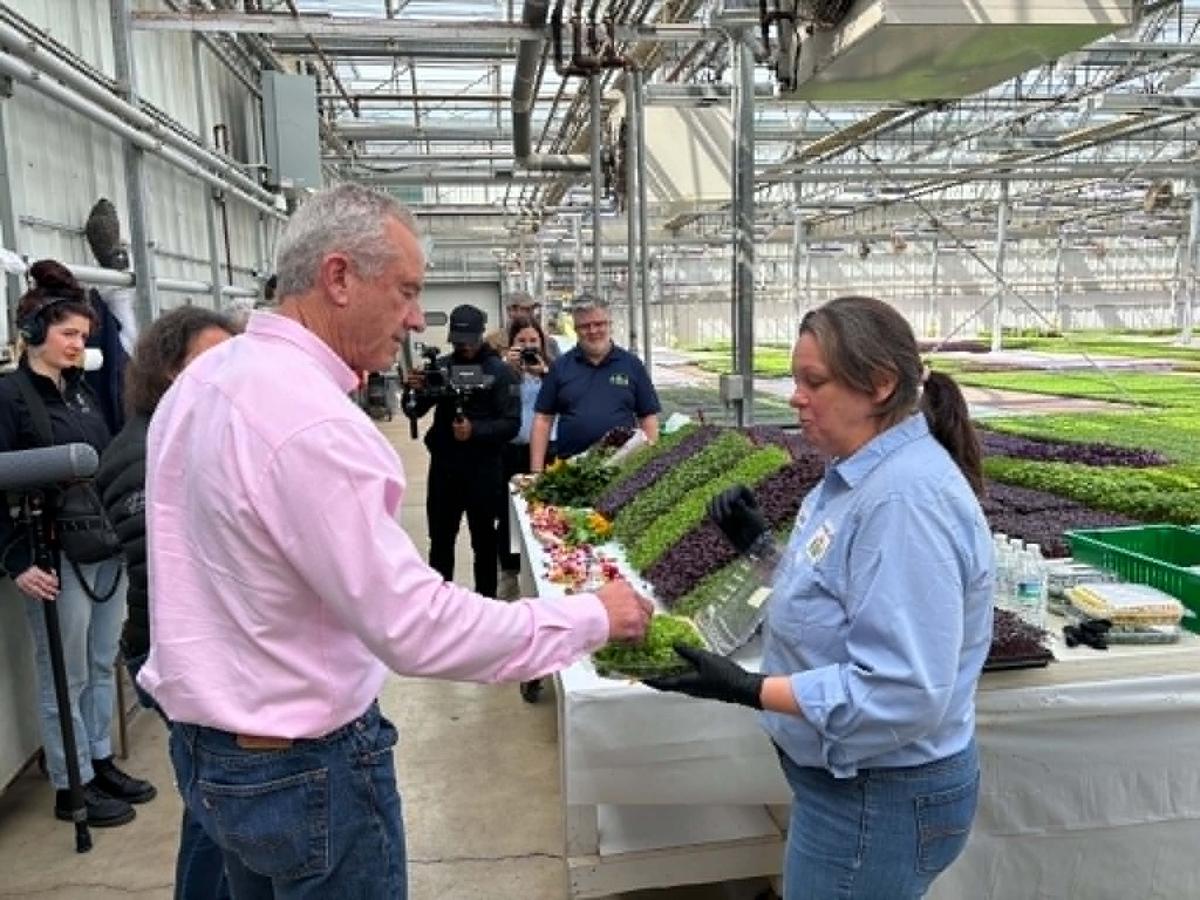 RFK Jr. Visits Ohio Farm That Shows Regenerative Methods Grow Healthy Food