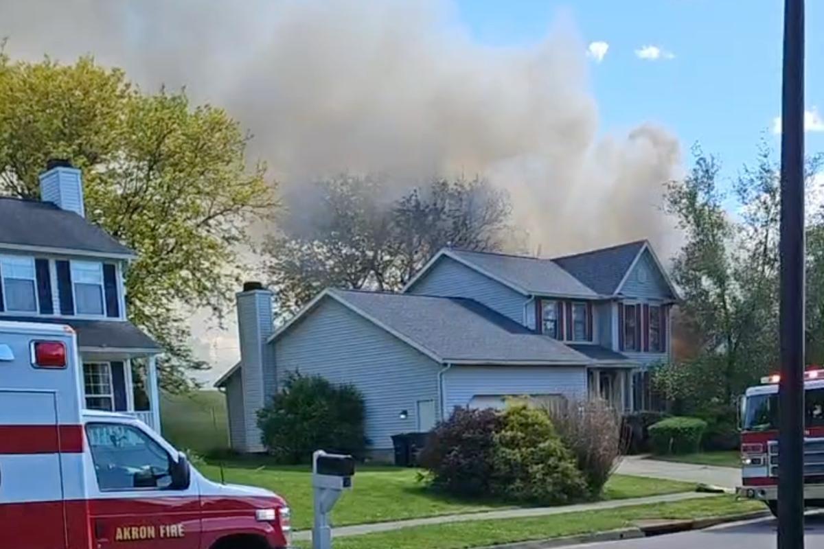 Plane Crashes Into Home in Ohio, Killing 2