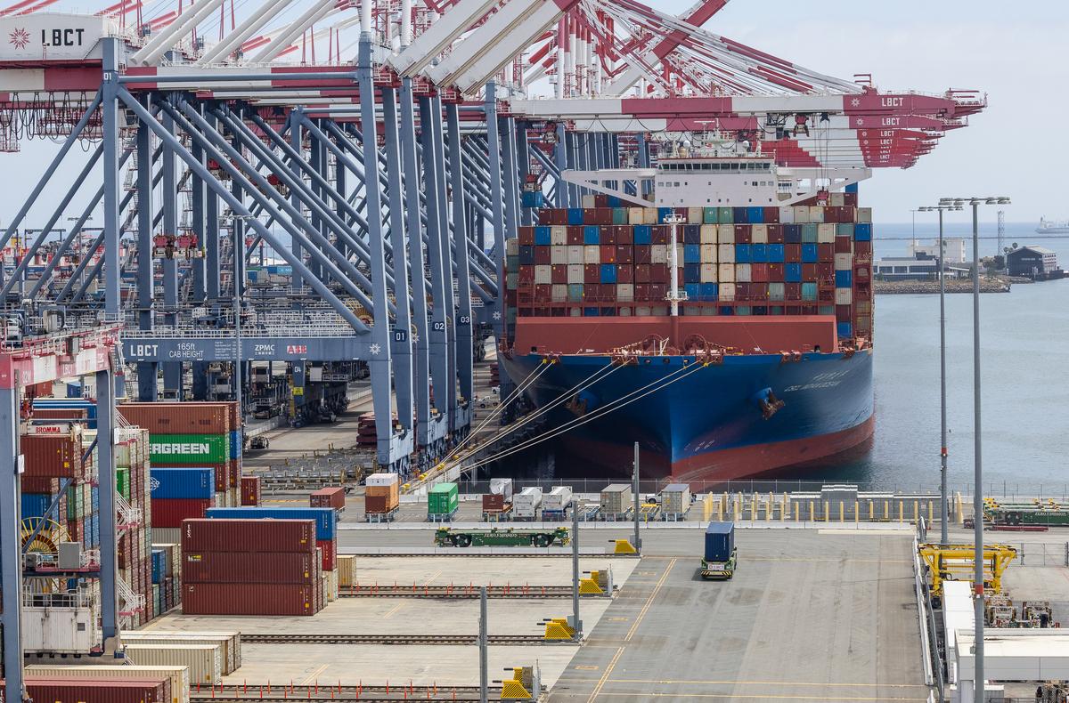 US Appeals Court Allows Trump’s 10 Percent Global Tariffs to Continue During Appeal