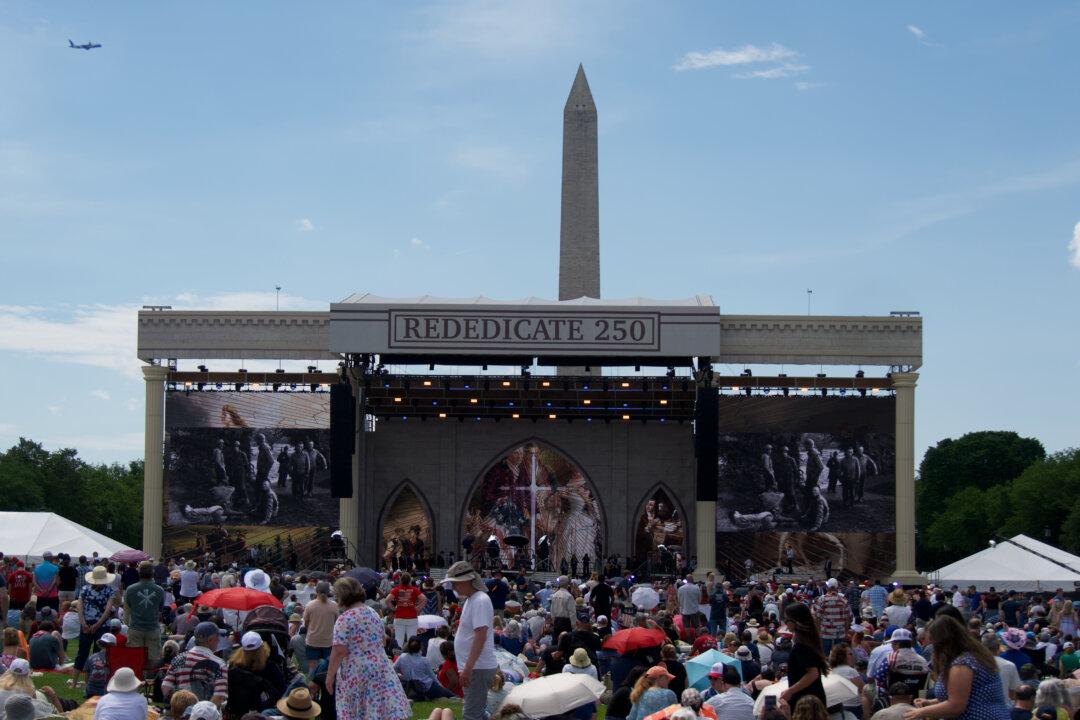 Thousands Attend ‘Rededicate 250’ Prayer Celebration on National Mall