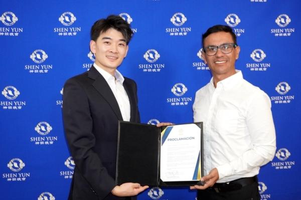 Guadalajara Officials Praise Shen Yun