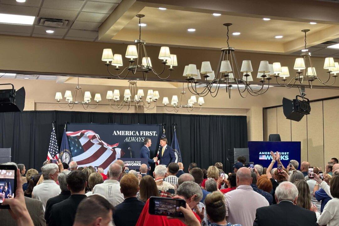 Secretary of War Hegseth Campaigns for Trump-Backed Massie Challenger a Day Before Kentucky Primary
