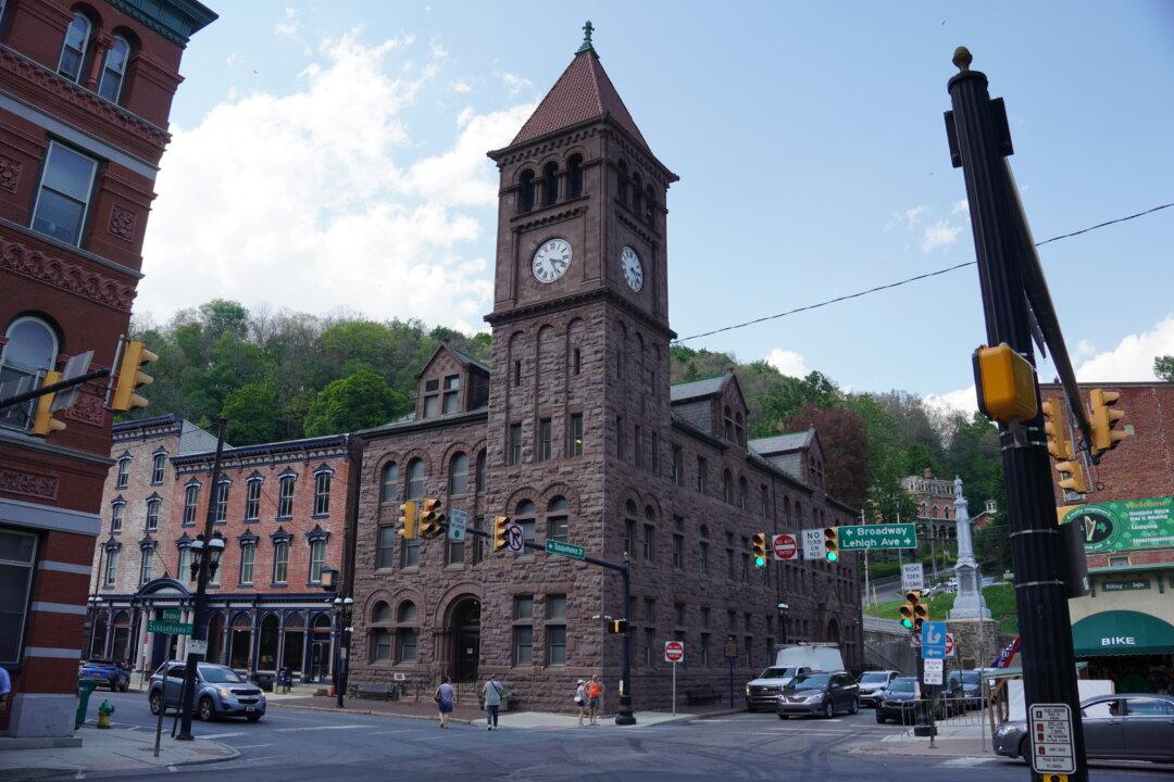 Democrats Lock In Candidates to Challenge GOP in 2 Swing Pennsylvania House Districts