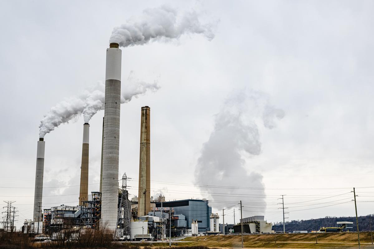 Trump Preparing $700 Million Coal Support Package