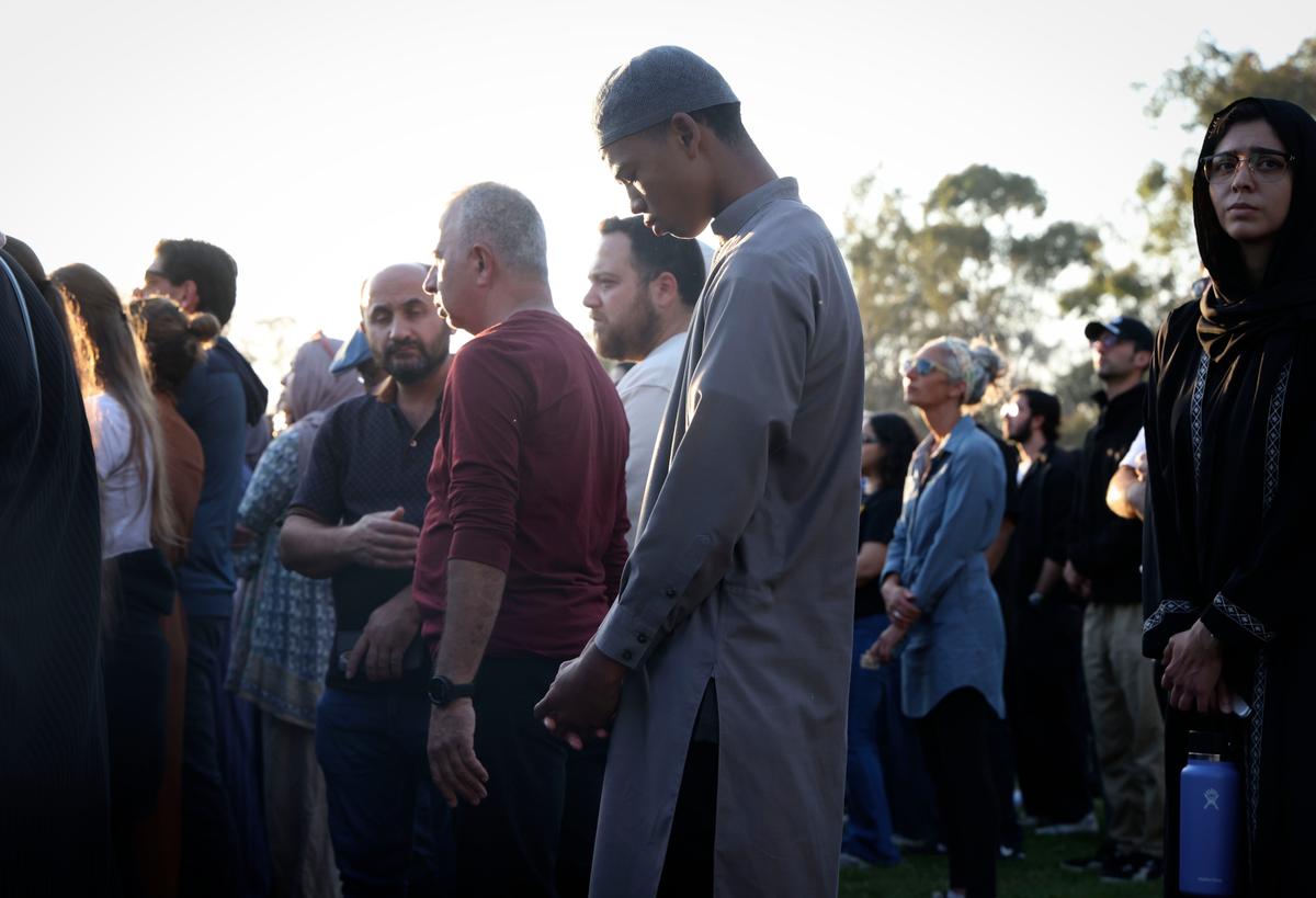 Slain Guard of San Diego Mosque Hailed a Hero as FBI Reveals Shooters Were ‘Radicalized’ Online