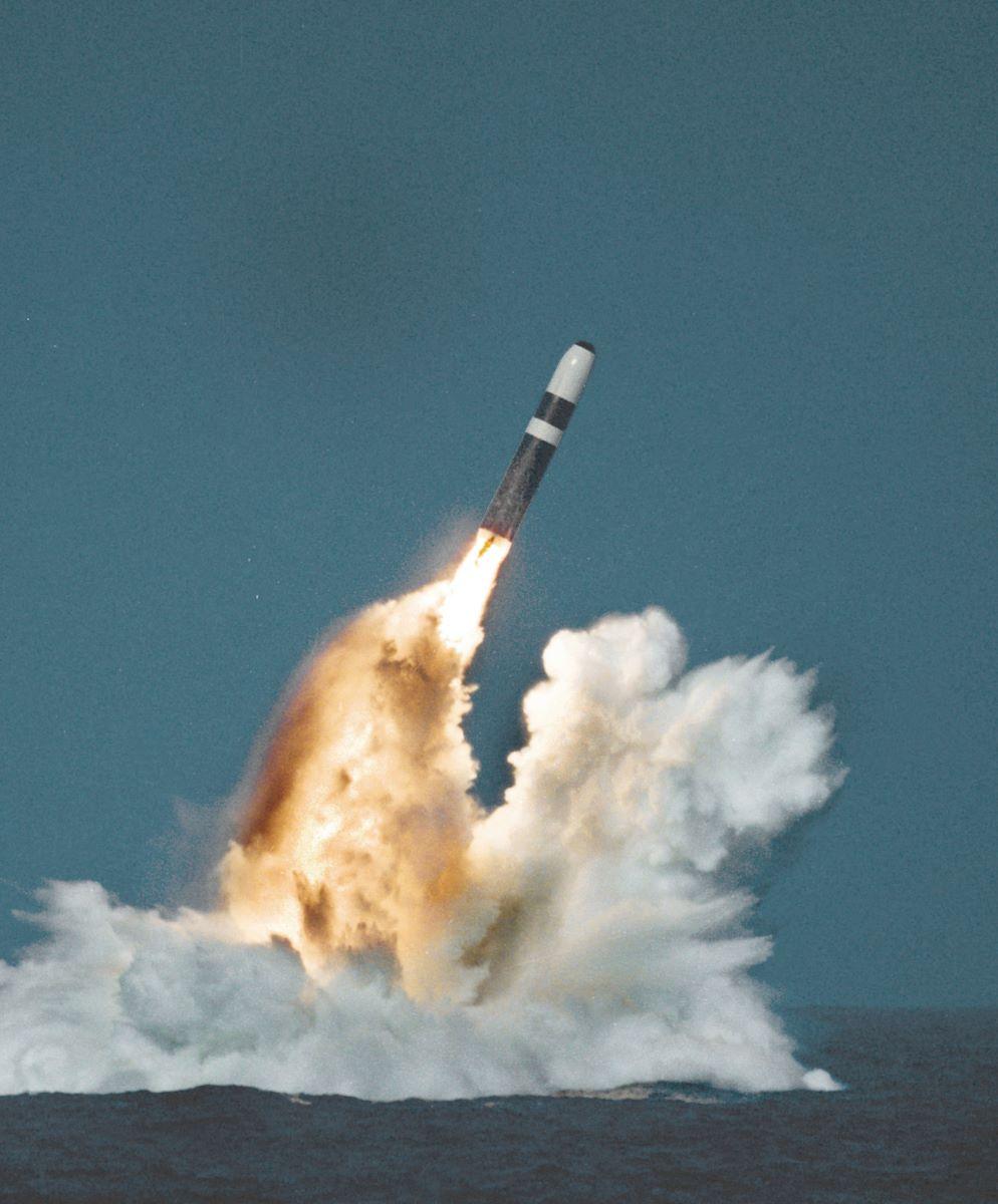 Trident II (D-5) missile underwater launch. (Public Domain)