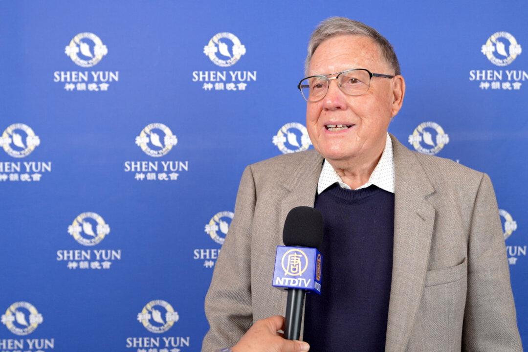 French Doctor Says Shen Yun Is Truly Impressive