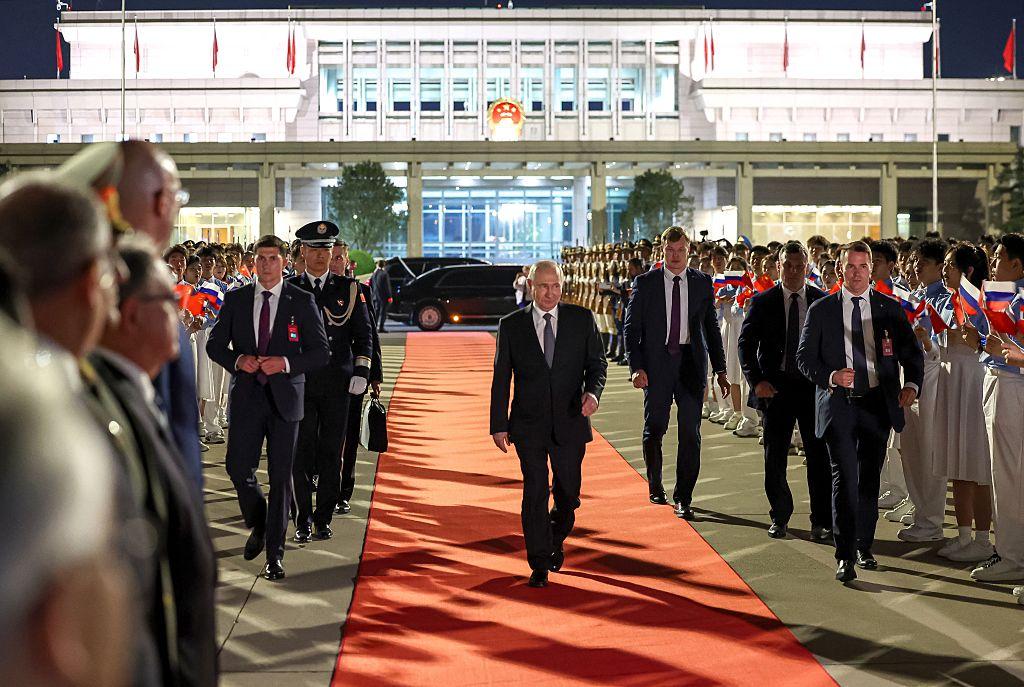Putin-Xi Summit Signals Mutual Dependence Amid US Pressure While Discord Remains: Analysts