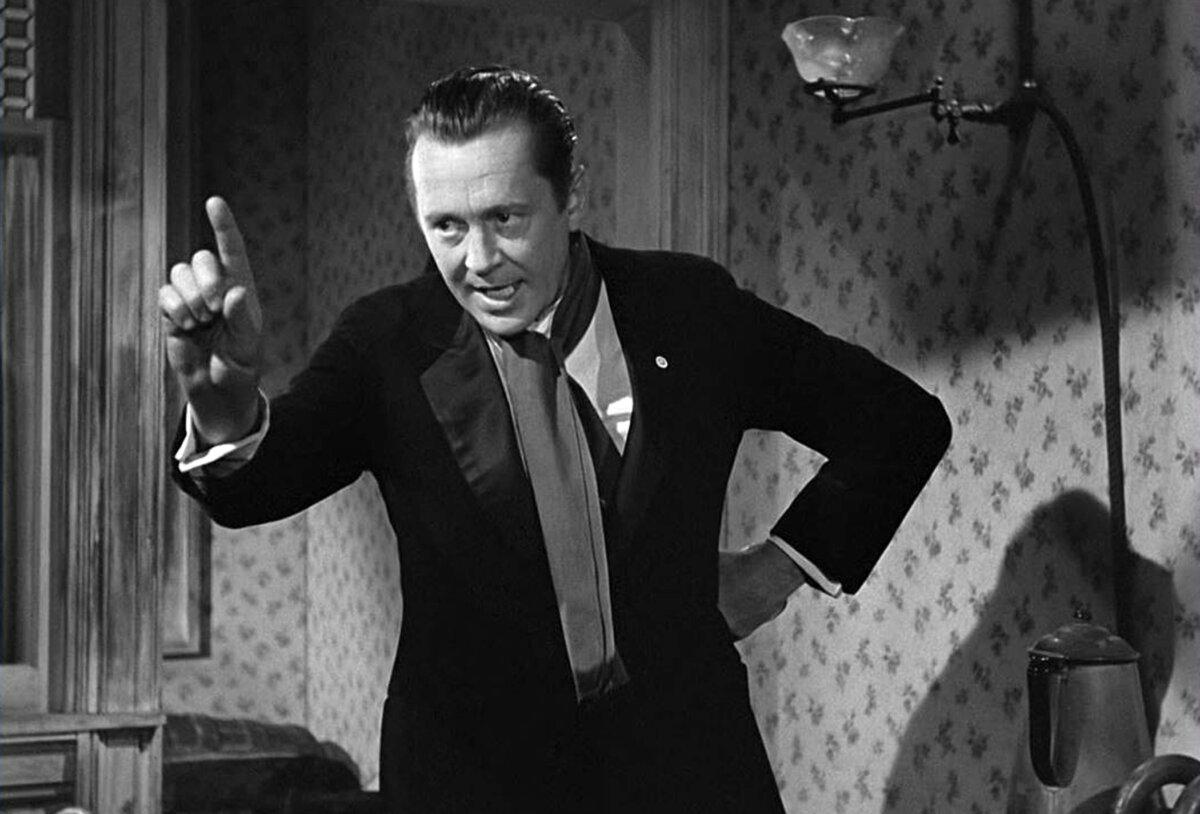 Johnny Nolan (James Dunn) harbors stifled dreams, in “A Tree Grows in Brooklyn.” (20th Century Fox)