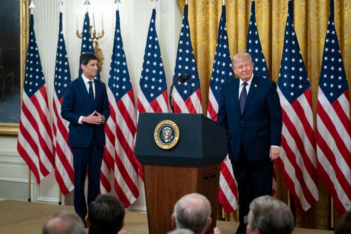 President Donald Trump and Kevin Warsh during his swearing-in ceremony as the Federal Reserve chairman at the White House on May 22, 2026. (Madalina Kilroy/The Epoch Times)