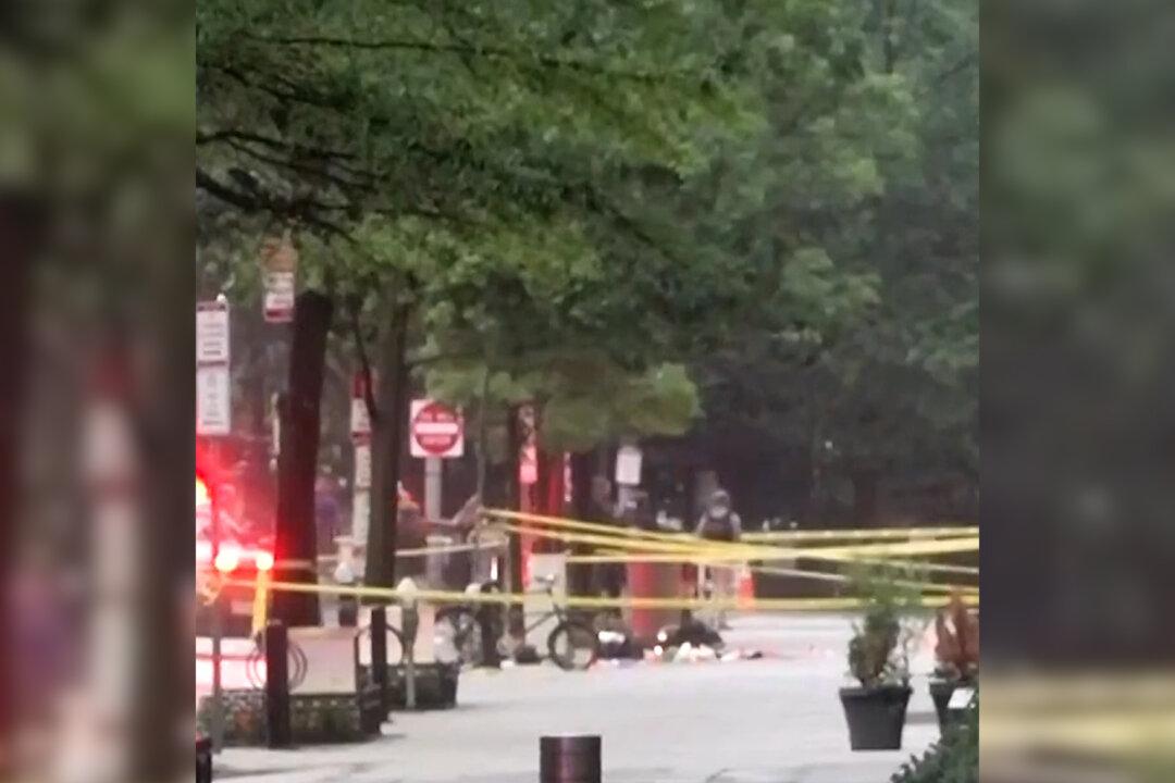 Eyewitness Captures Gunfire Ringing Out Near White House