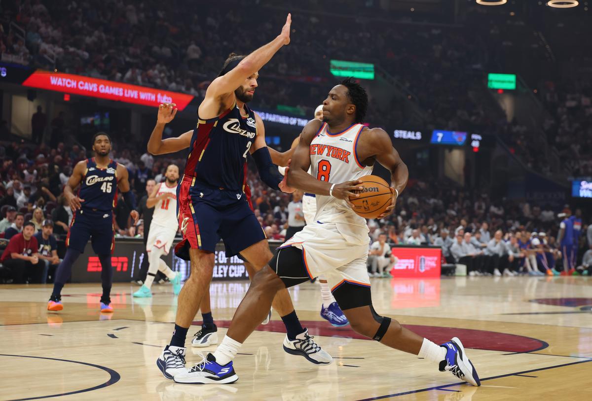 OG Anunoby #8 of the New York Knicks drives to the basket against Max Strus #2 of the Cleveland Cavaliers during the third quarter in Game 4 of the NBA Eastern Conference Finals at Rocket Arena in Cleveland, Ohio, on May 25, 2026. (Gregory Shamus/Getty Images)