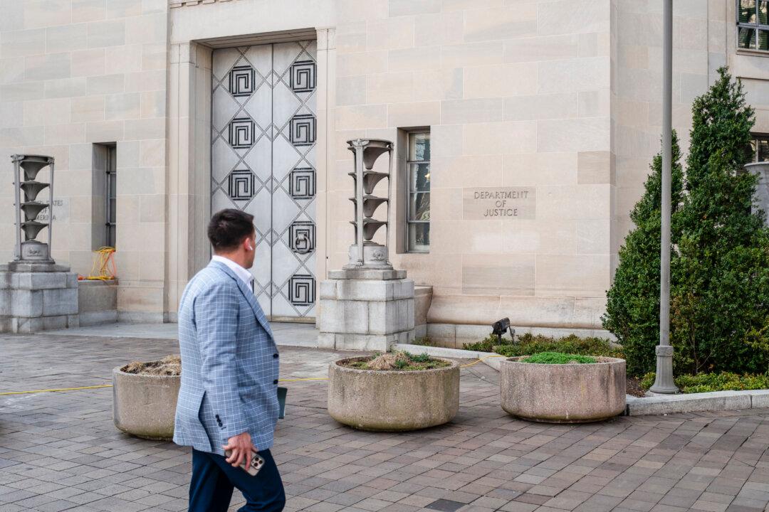 Journalist and Son of Texas Politician Accused of Selling Intelligence to Beijing