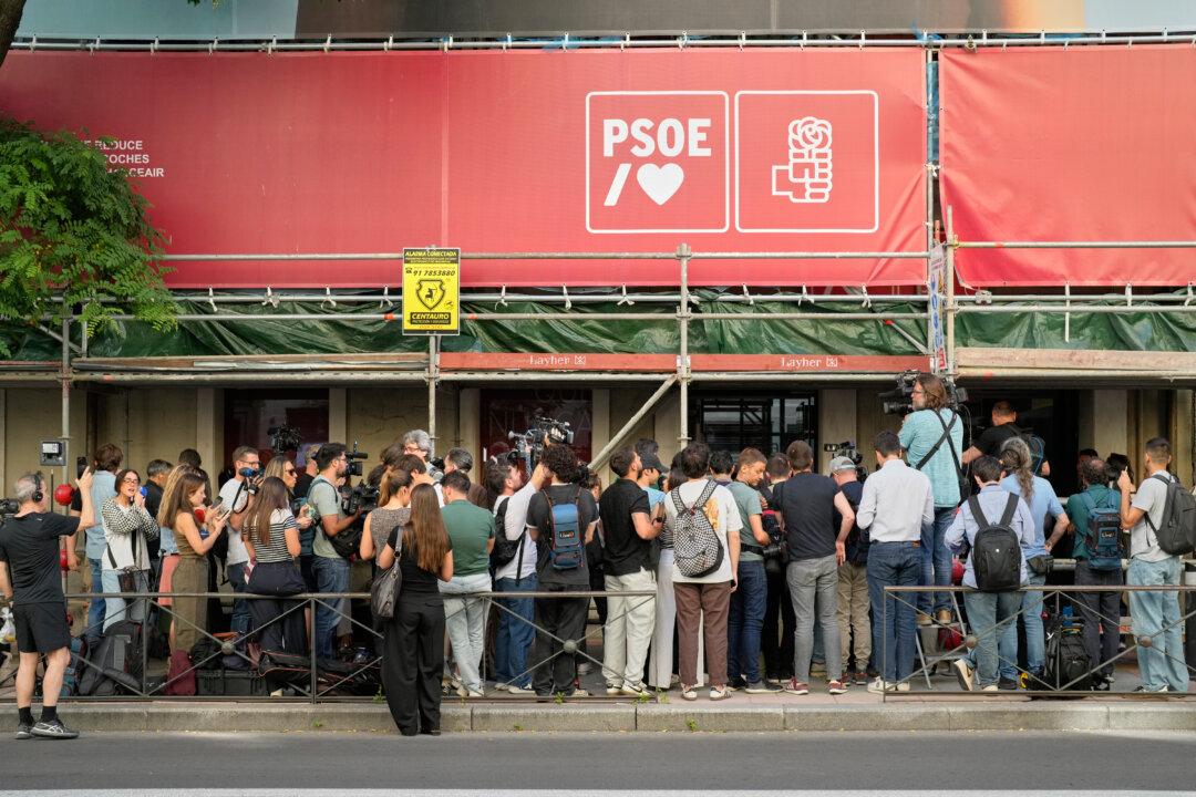Spanish Police Search Ruling Socialist Party’s Headquarters Amid Corruption Investigation