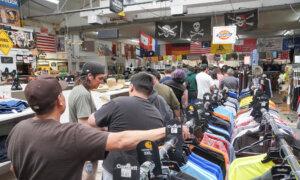 US Consumer Confidence Falls in May