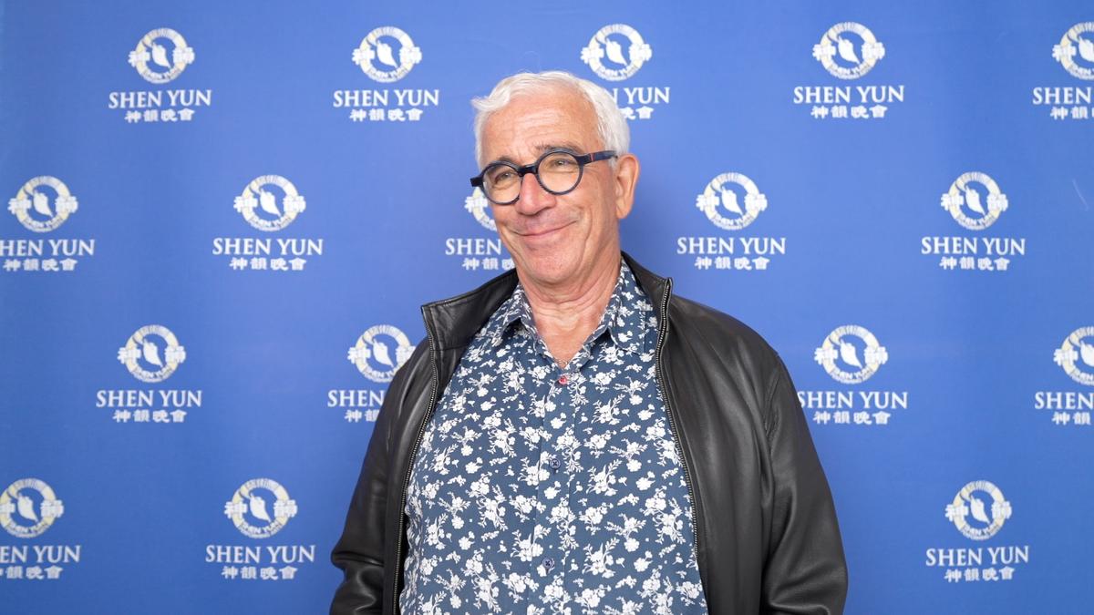Surgeon Calls Shen Yun ‘An Explosion of Movement on an Unimaginable Scale’