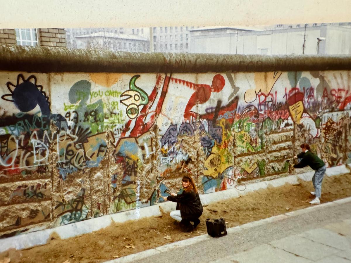 Back in Berlin: A ‘Wall Pecker’ Returns to This Cutting-Edge Capital, Where Past Is Still Present
