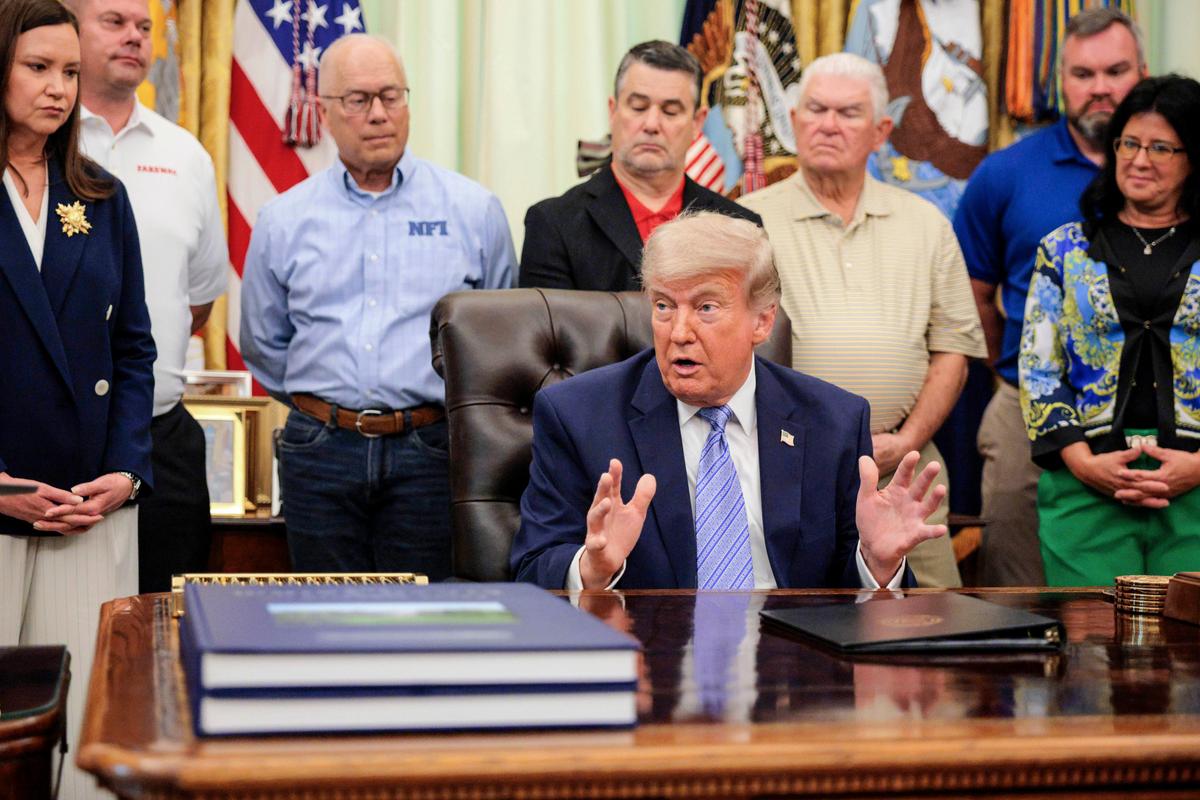 Trump Signs AI ‘Cyber Defense’ Executive Order