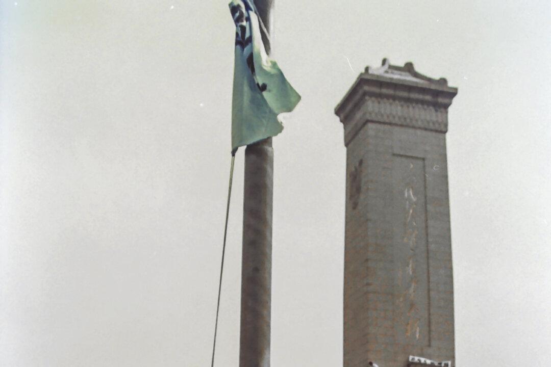 (Left) Pro-democracy protesters climb atop a flagpole to put up banners in Beijing in the spring of 1989. (Middle) A man sleeps in front of a bus, where lines of verse encourage people to join the pro-democracy protests in Beijing in the spring of 1989. (Right) Pro-democracy protesters in Tiananmen Square in Beijing in the spring of 1989. (Provided to The Epoch Times)